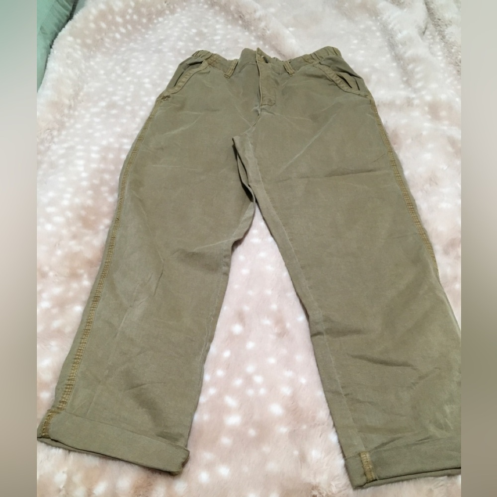 NWOT Old Navy Women’s Chino Capri Pants